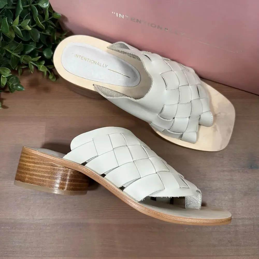 INTENTIONALLY BLANK Women's Kelly Woven Leather Sandals Cream Size 8